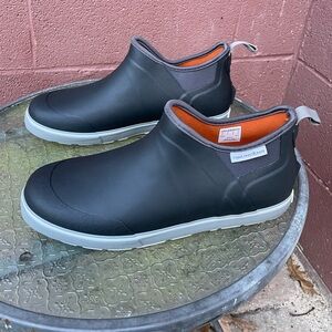 New GRUNDENS Deck Boss Slip On Waterproof Boots Size 12 Men’s